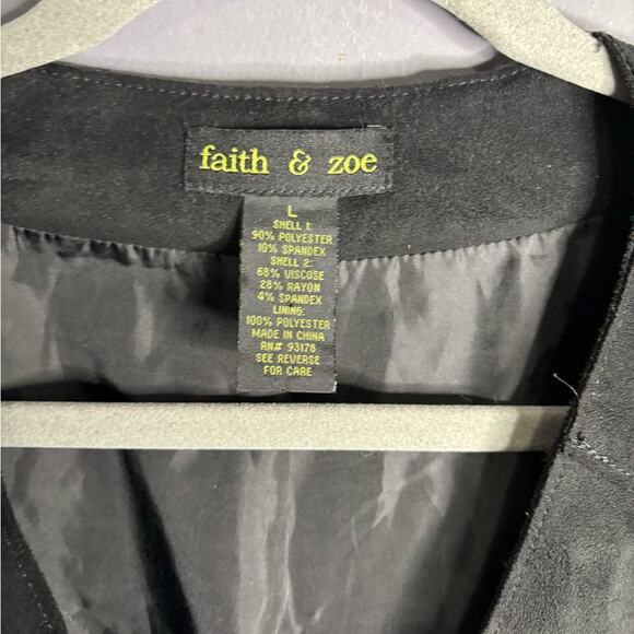 Faith & Zoe Black Faux Suede Jacket With Fringe Hem & Clasp Closure Size Large - Picture 3 of 6